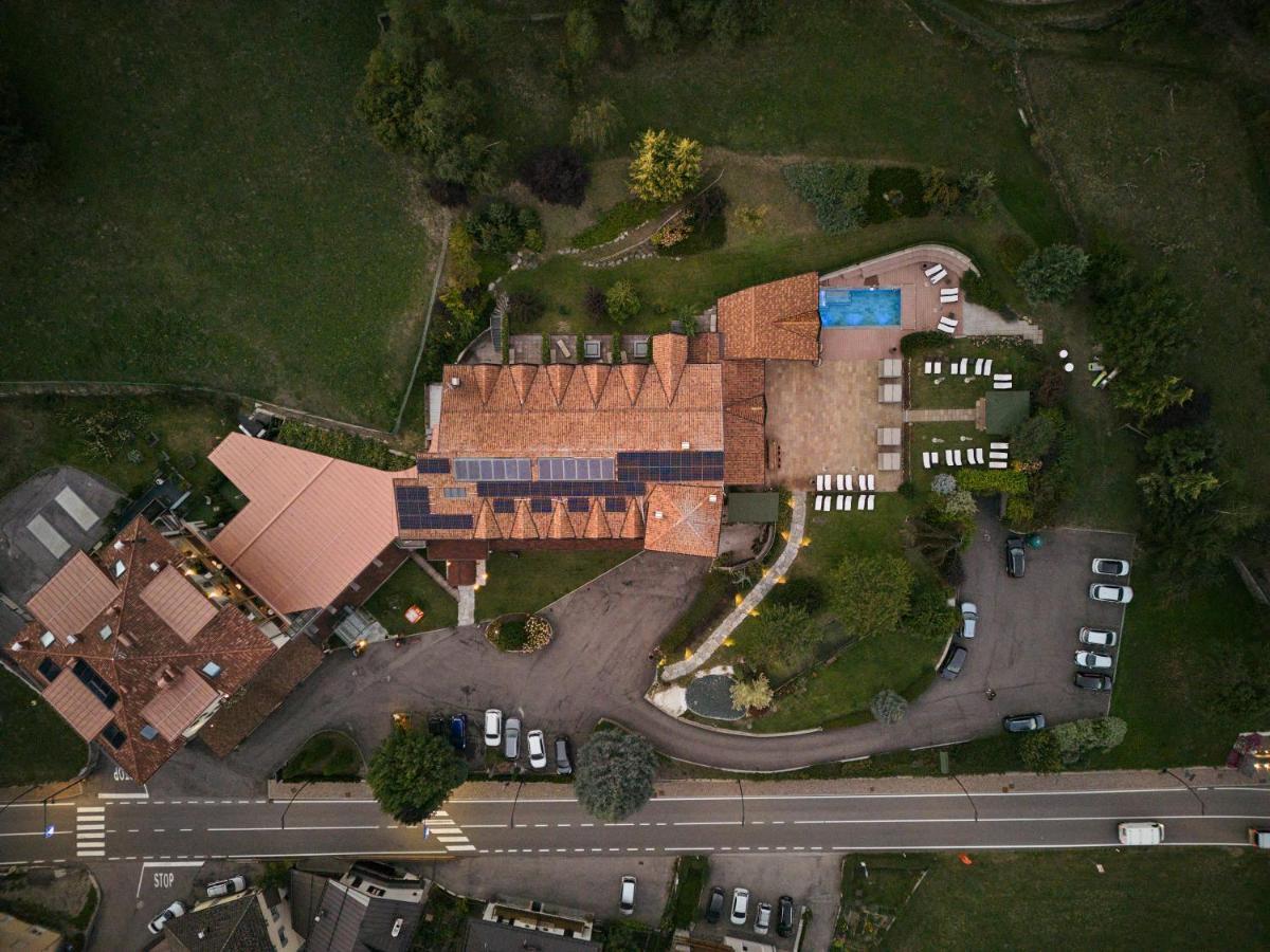Boutique Hotel E Chalets Salvadori Mezzana  Exterior foto