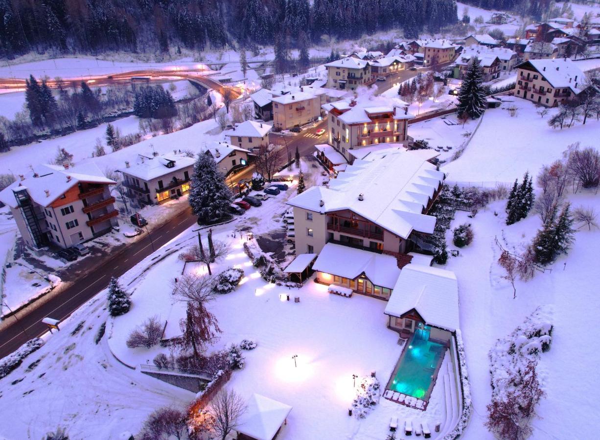 Boutique Hotel E Chalets Salvadori Mezzana  Exterior foto