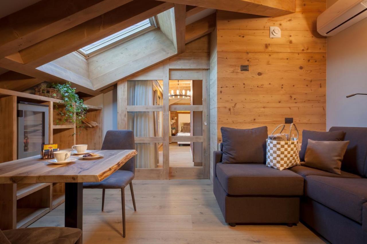 Boutique Hotel E Chalets Salvadori Mezzana  Exterior foto