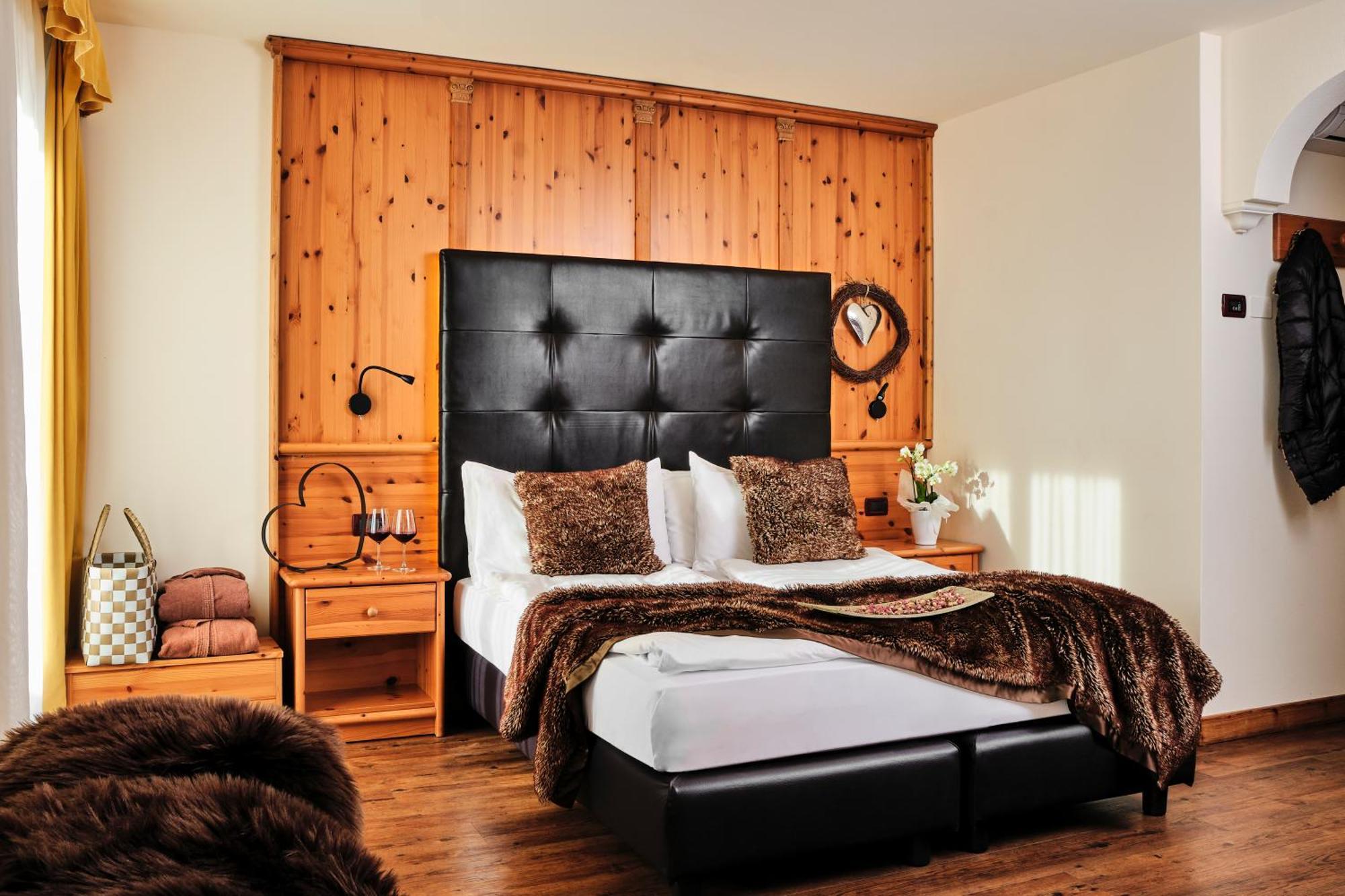 Boutique Hotel E Chalets Salvadori Mezzana  Cameră foto