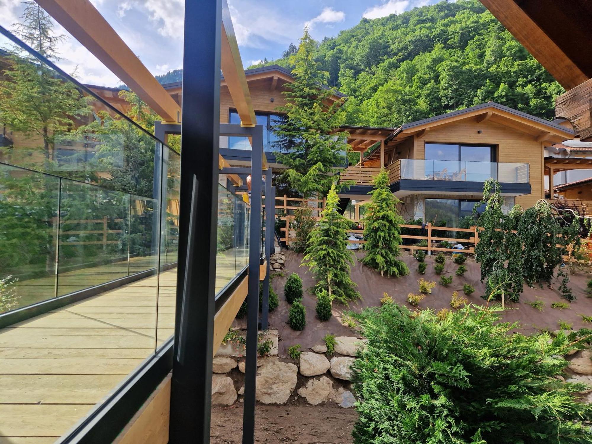 Boutique Hotel E Chalets Salvadori Mezzana  Exterior foto