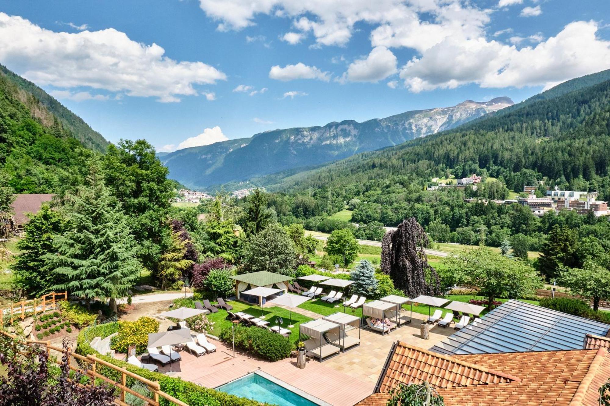 Boutique Hotel E Chalets Salvadori Mezzana  Exterior foto